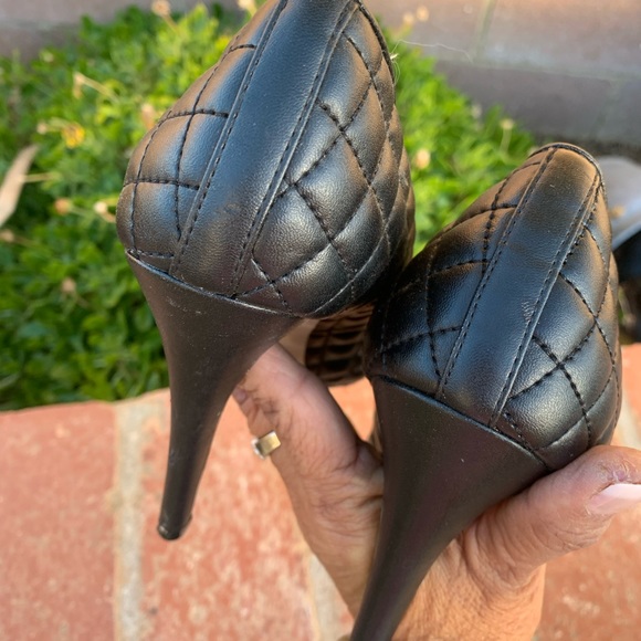 Heels - Picture 6 of 7